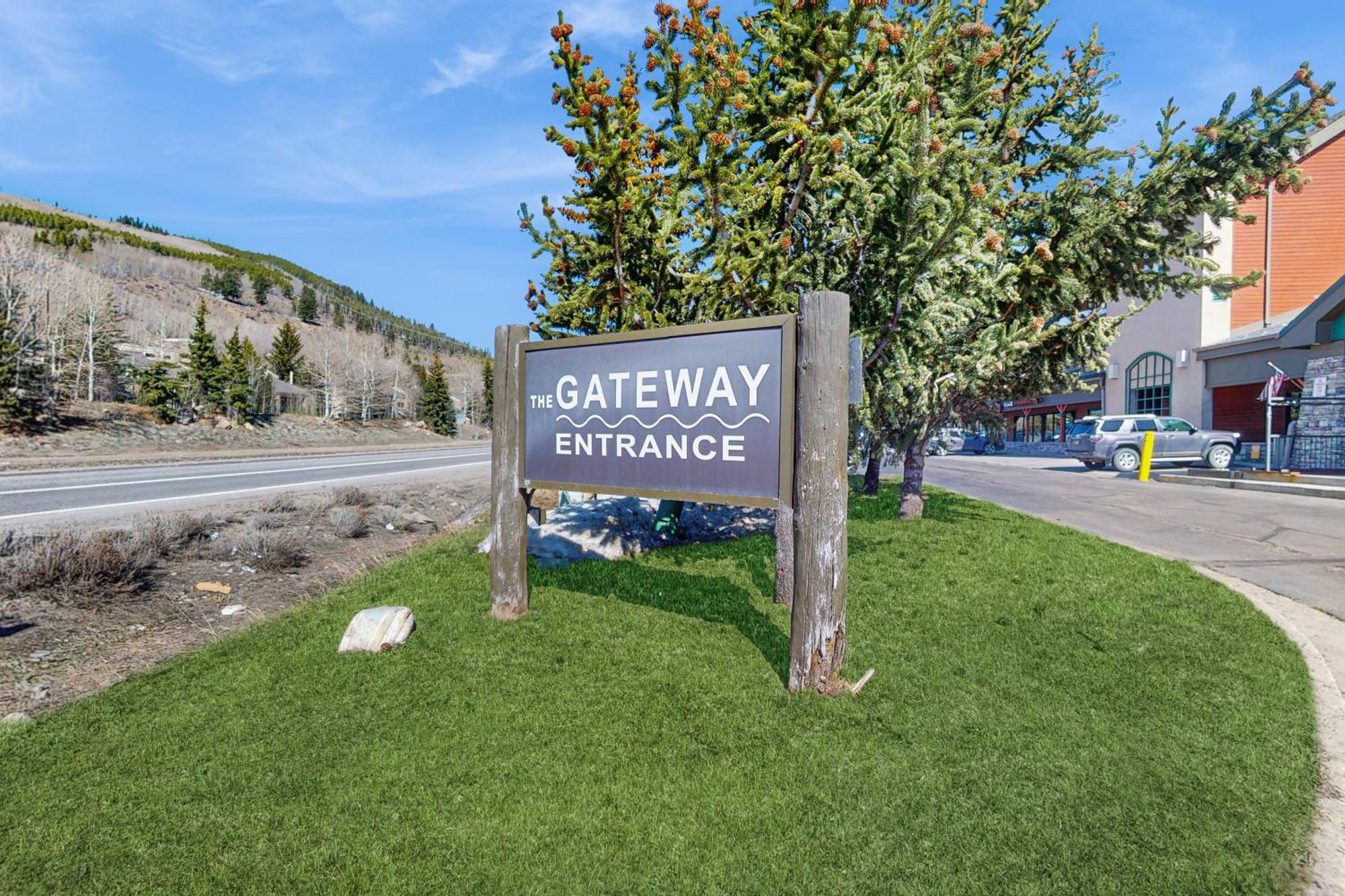 Hotel Gateway Getaway *