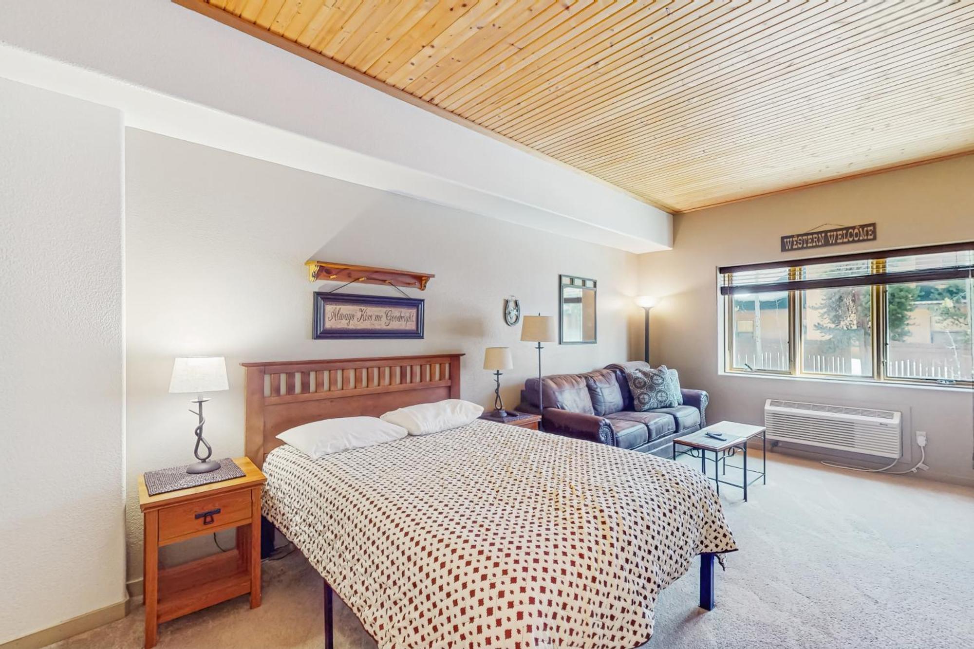 Gateway Getaway Hotel *