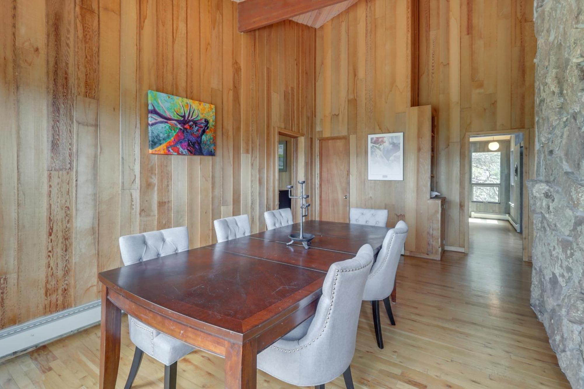 Panoramic Mountain-view Retreat With Hot Tub And Deck! Holiday home