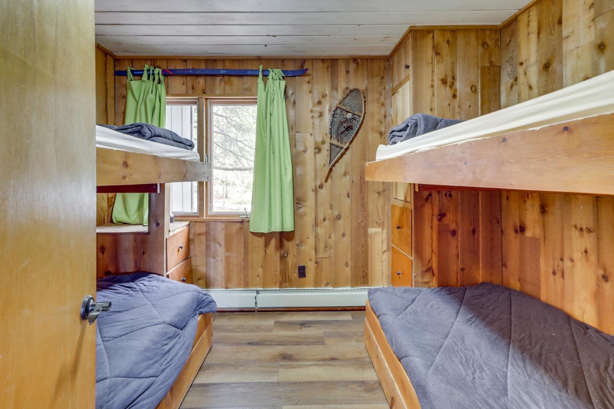 Panoramic Mountain-view Retreat With Hot Tub And Deck! *