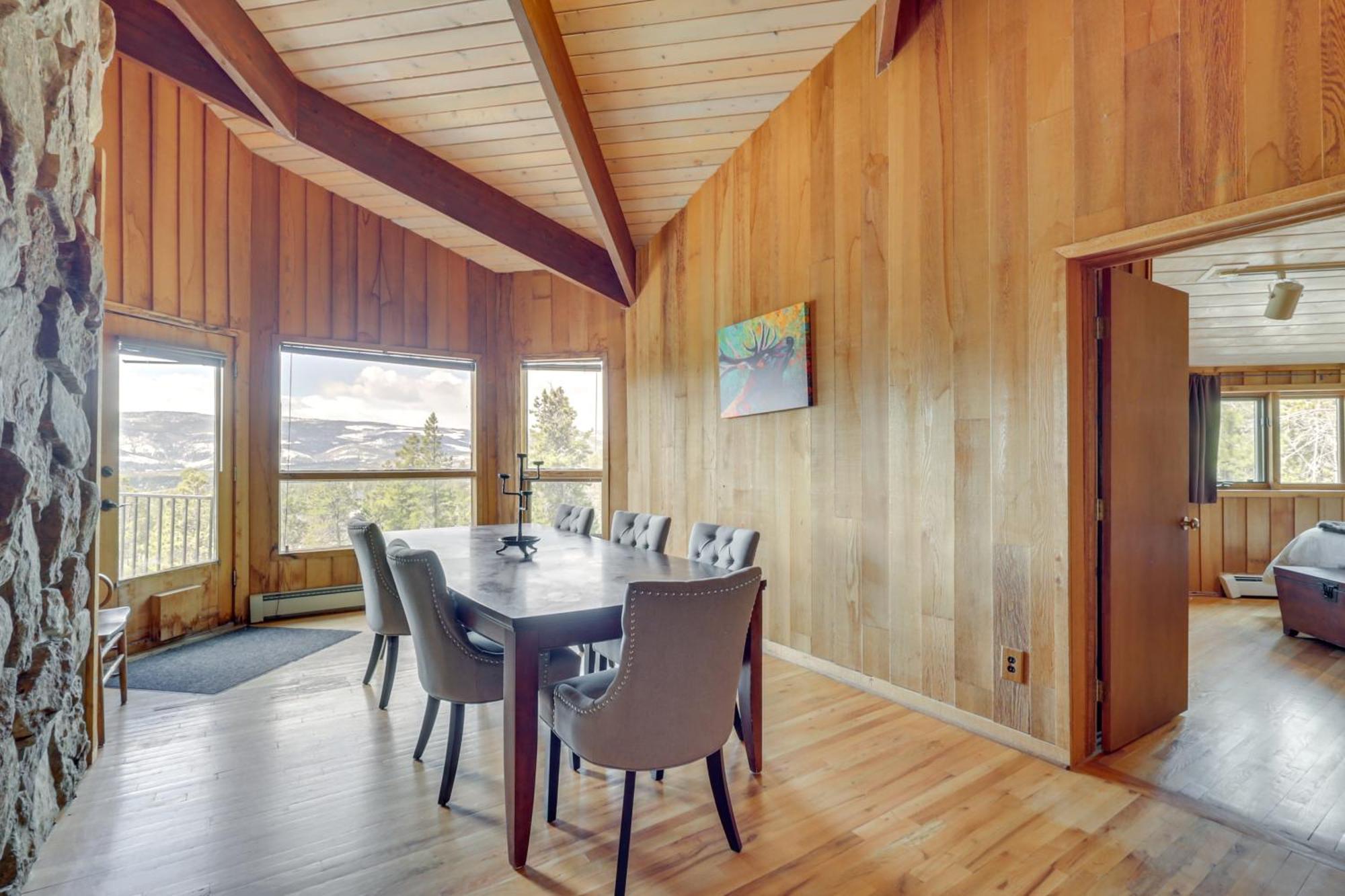 Holiday home Panoramic Mountain-view Retreat With Hot Tub And Deck! *