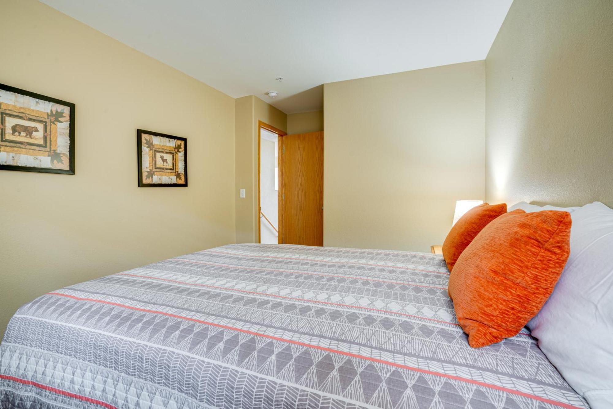 With Hot Tub And Trailhead Access! *
