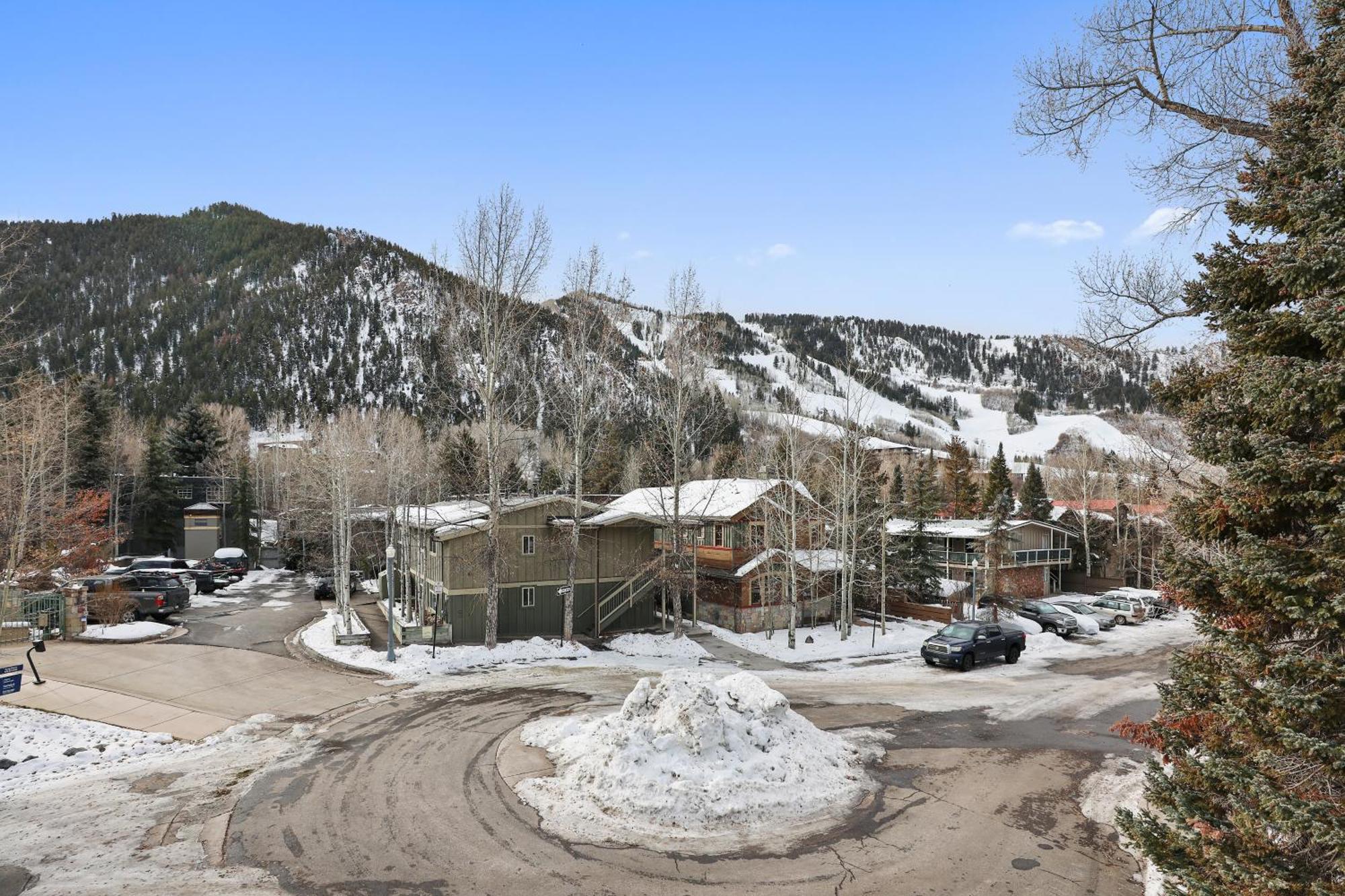 Spacious Floor Holiday home Aspen