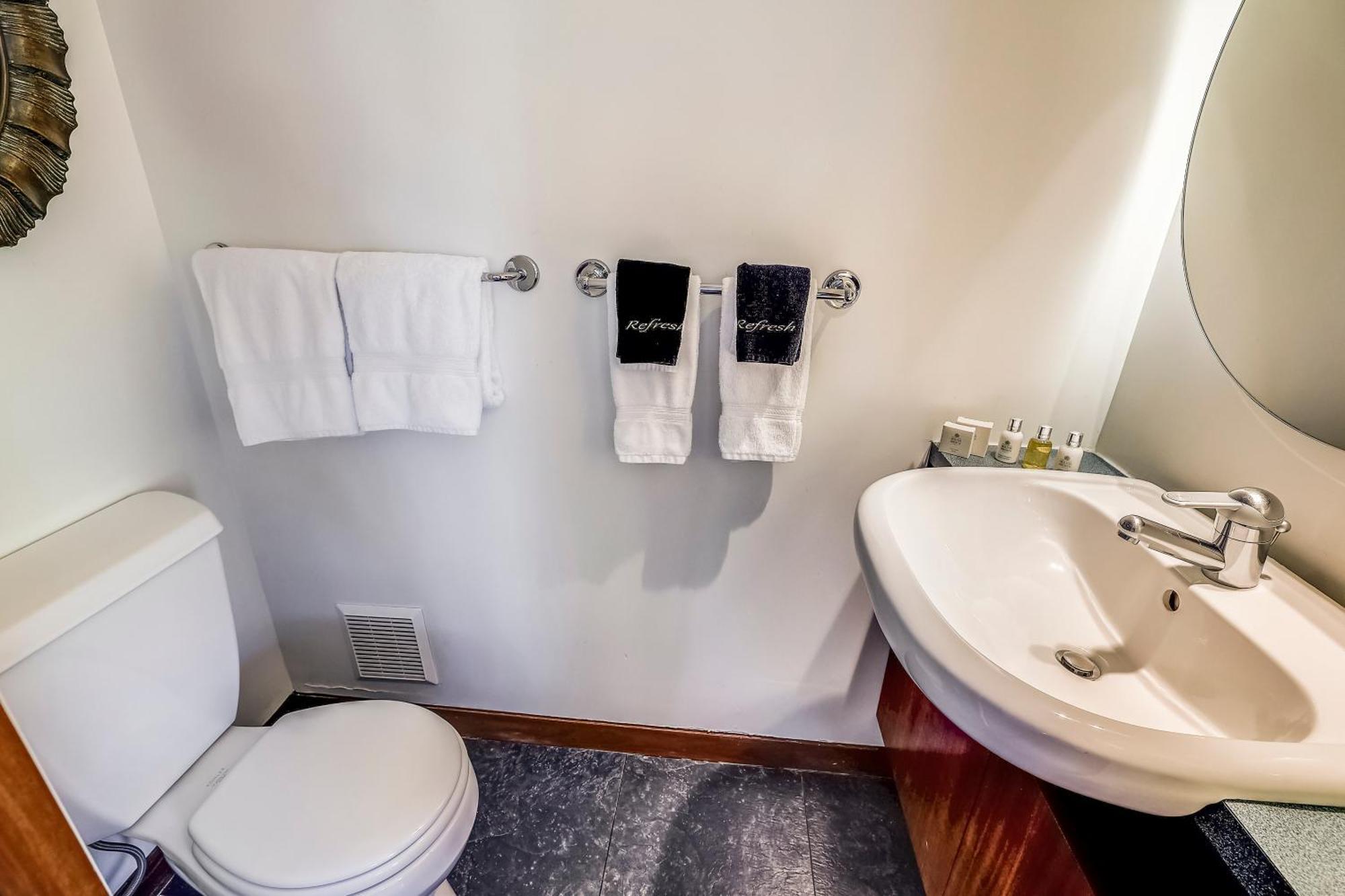 Spacious Floor Aspen
