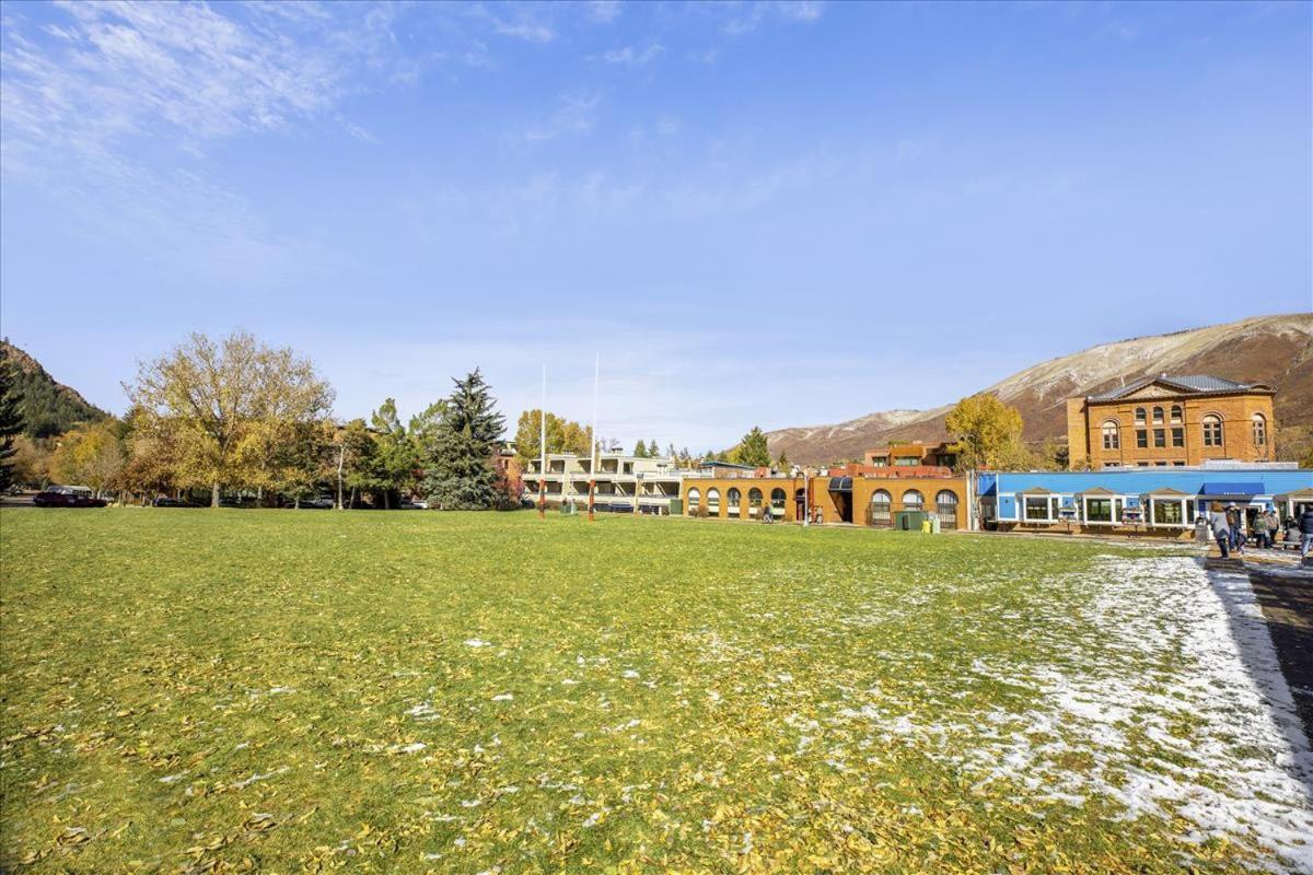 Top-floor Downtown With Stunning Views Apartment Aspen