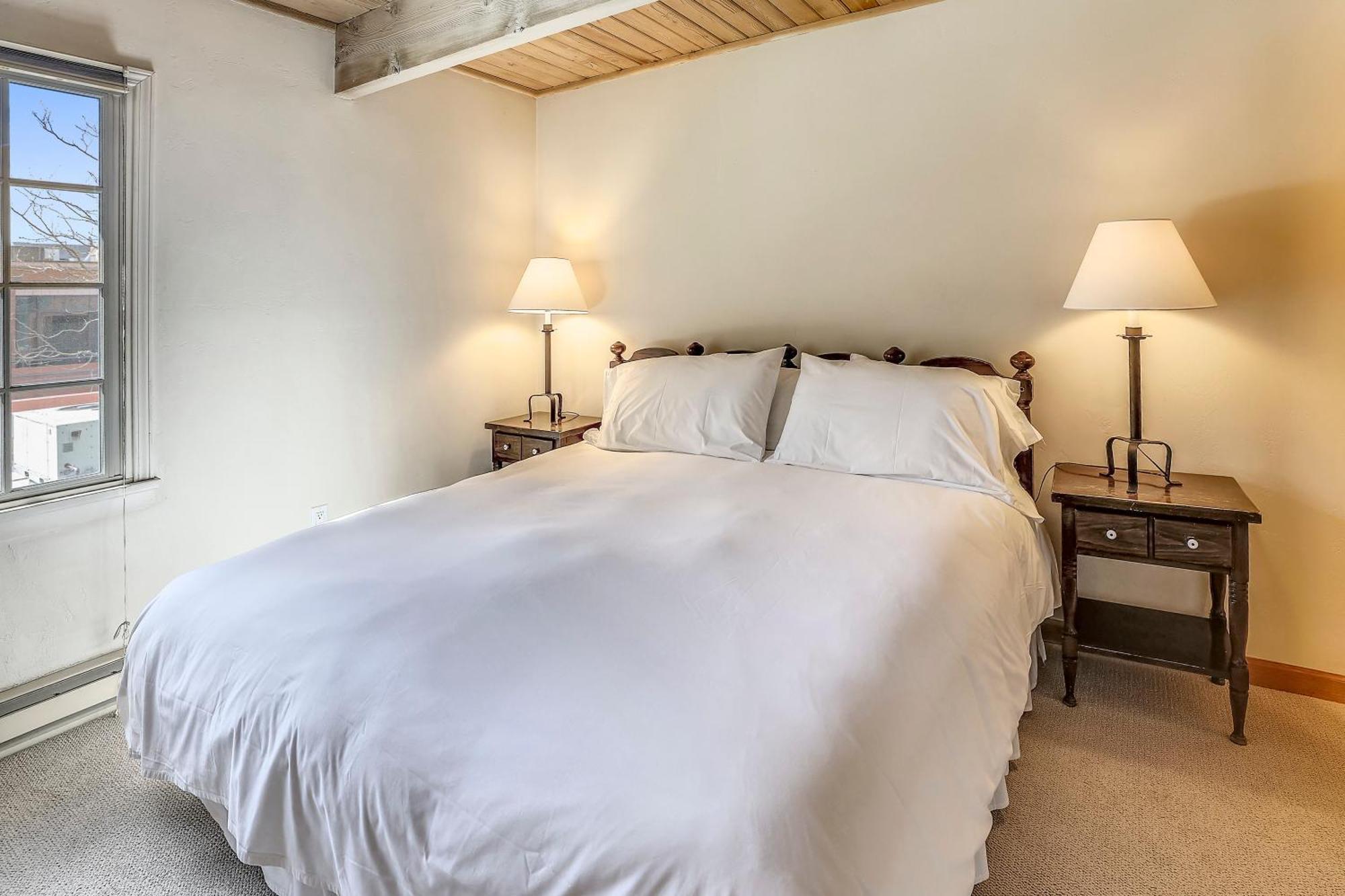 Top-floor Downtown With Stunning Views Aspen