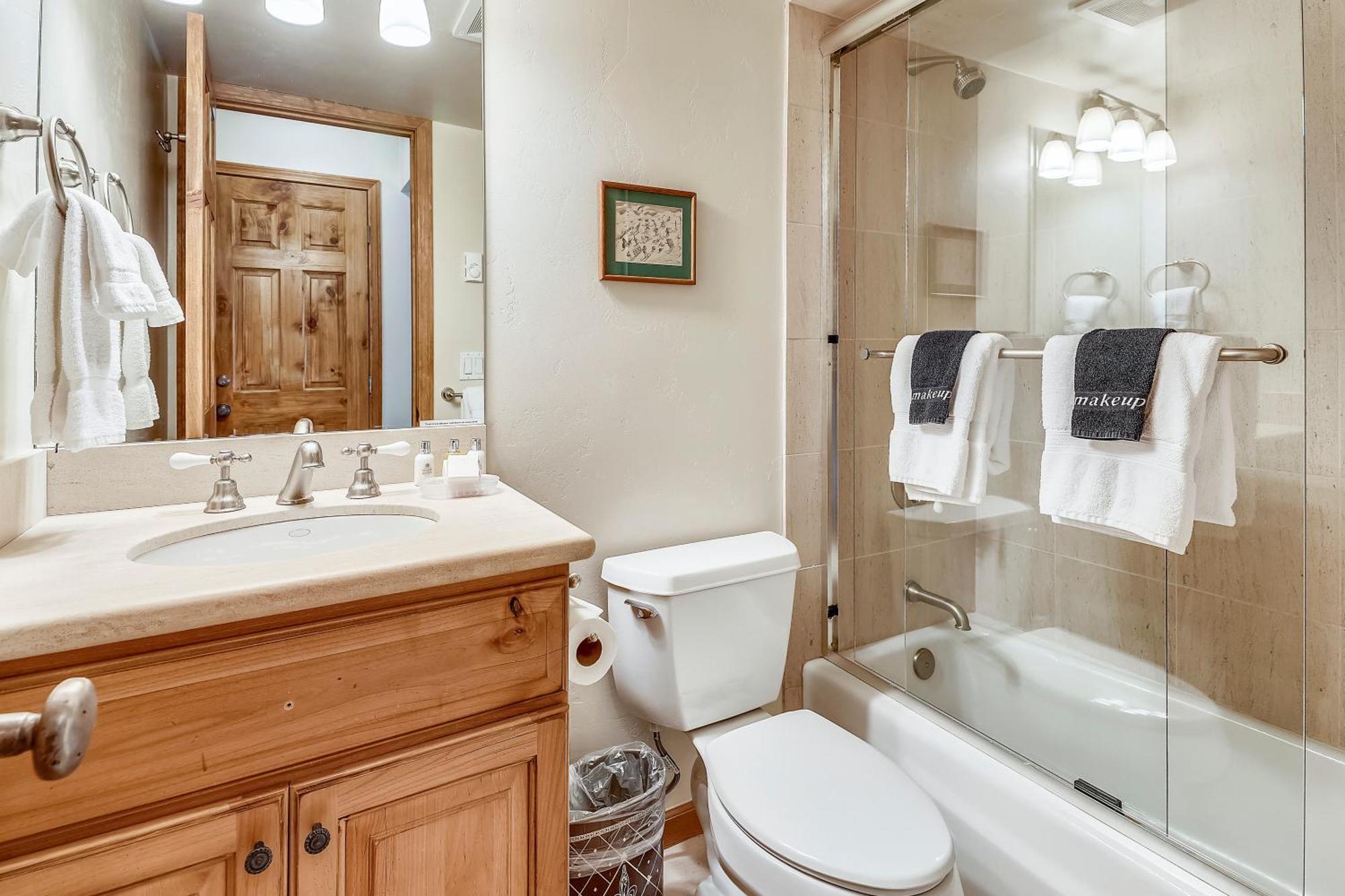 Top-floor Downtown With Stunning Views