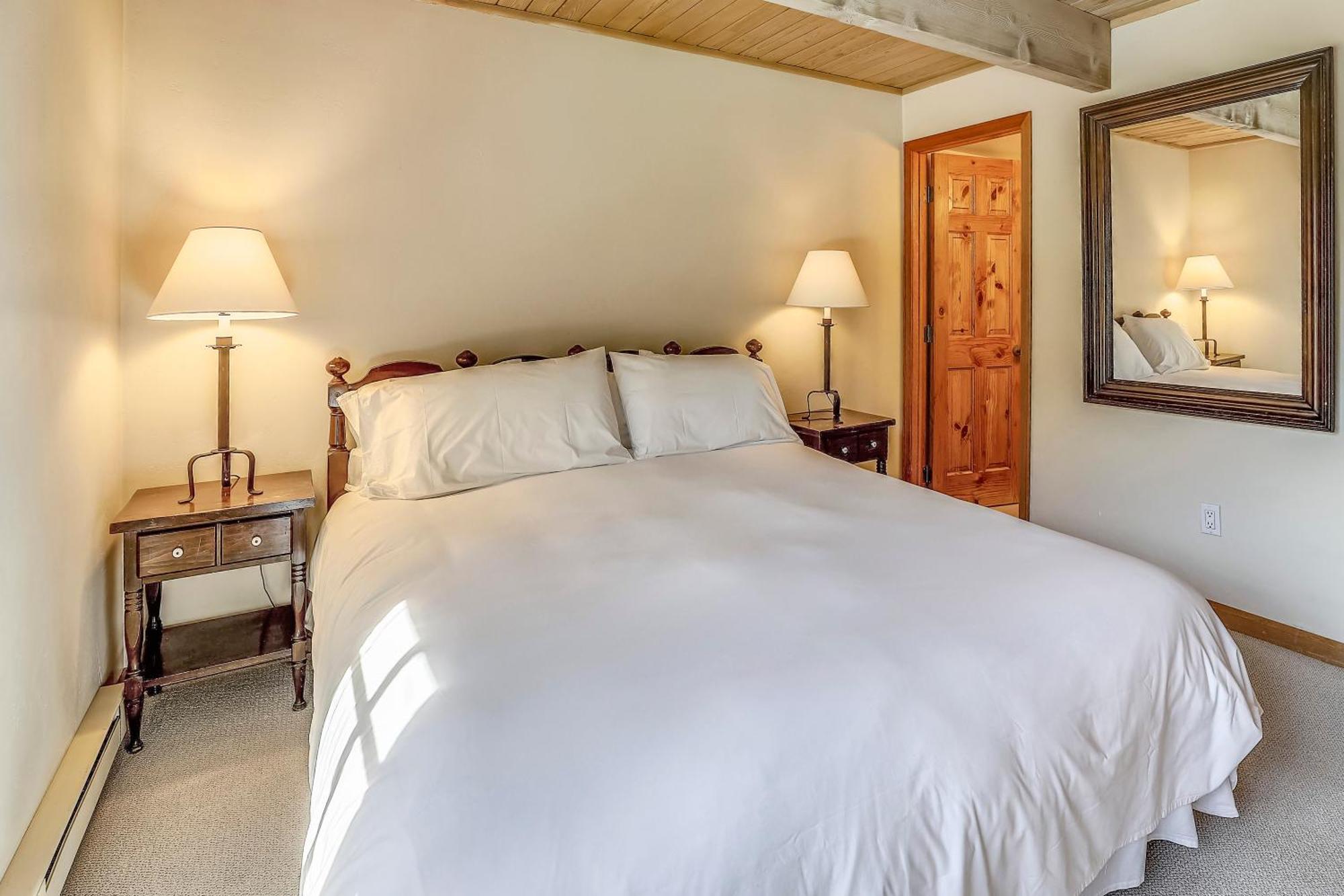 Top-floor Downtown With Stunning Views Apartment