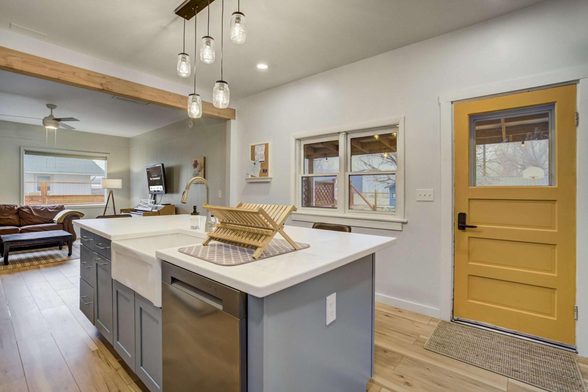 Yale Yard Stylish Escape With Scenic Views Buena Vista