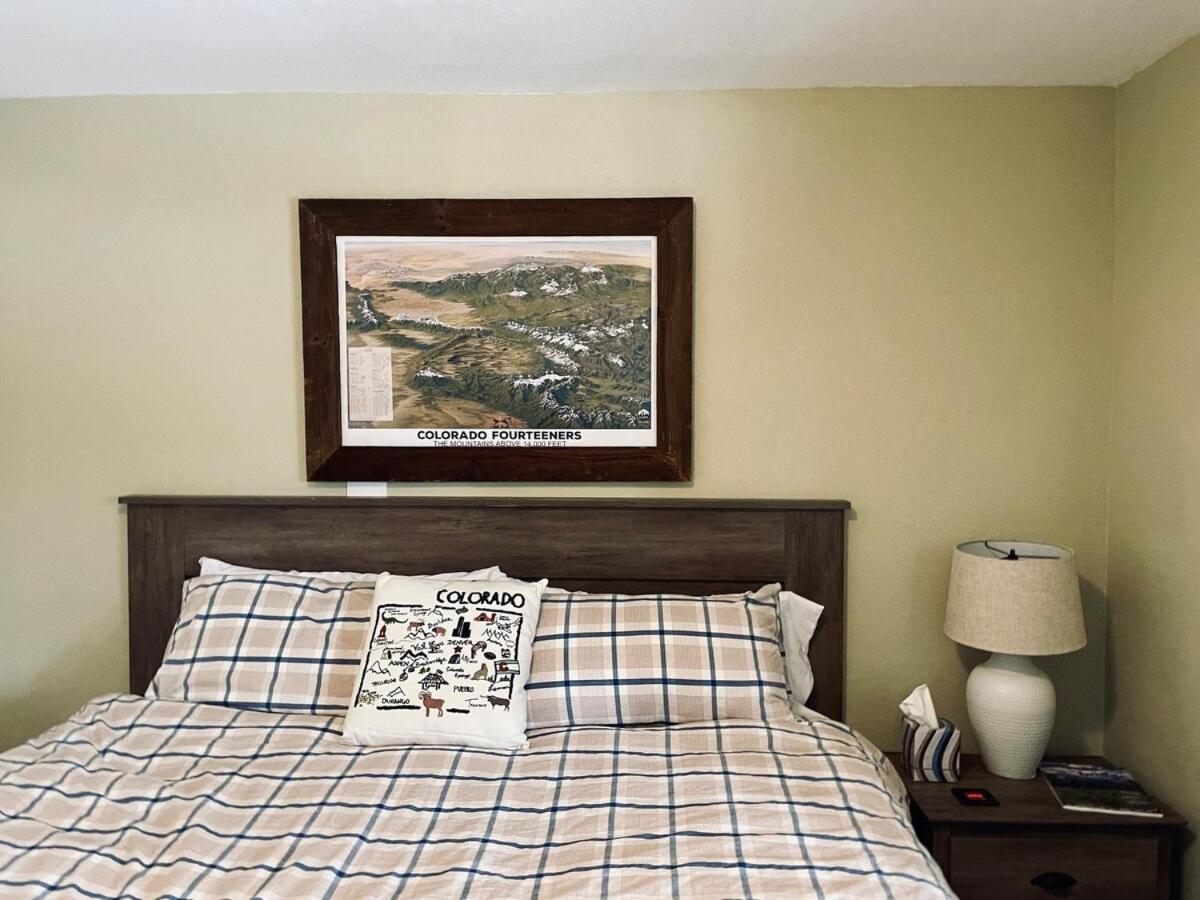 Chalet Mountain View Family Cabin, Pet Friendly And Hot Tub *