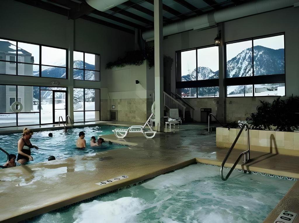 White Peak - Hotel