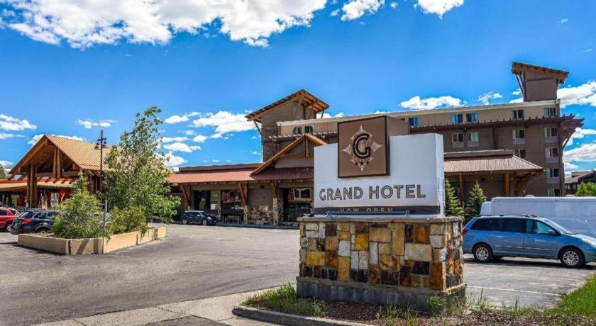 White Peak - Hotel