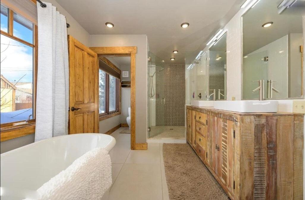 133 Eisenhower Chalet Fraser