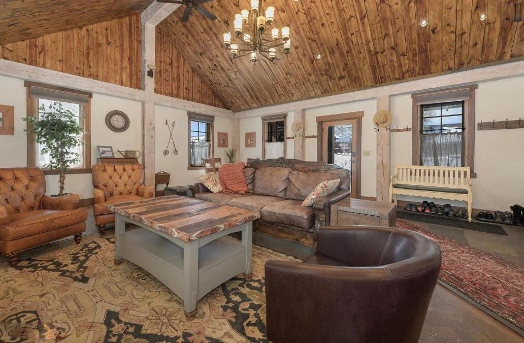 Chalet 133 Eisenhower Fraser