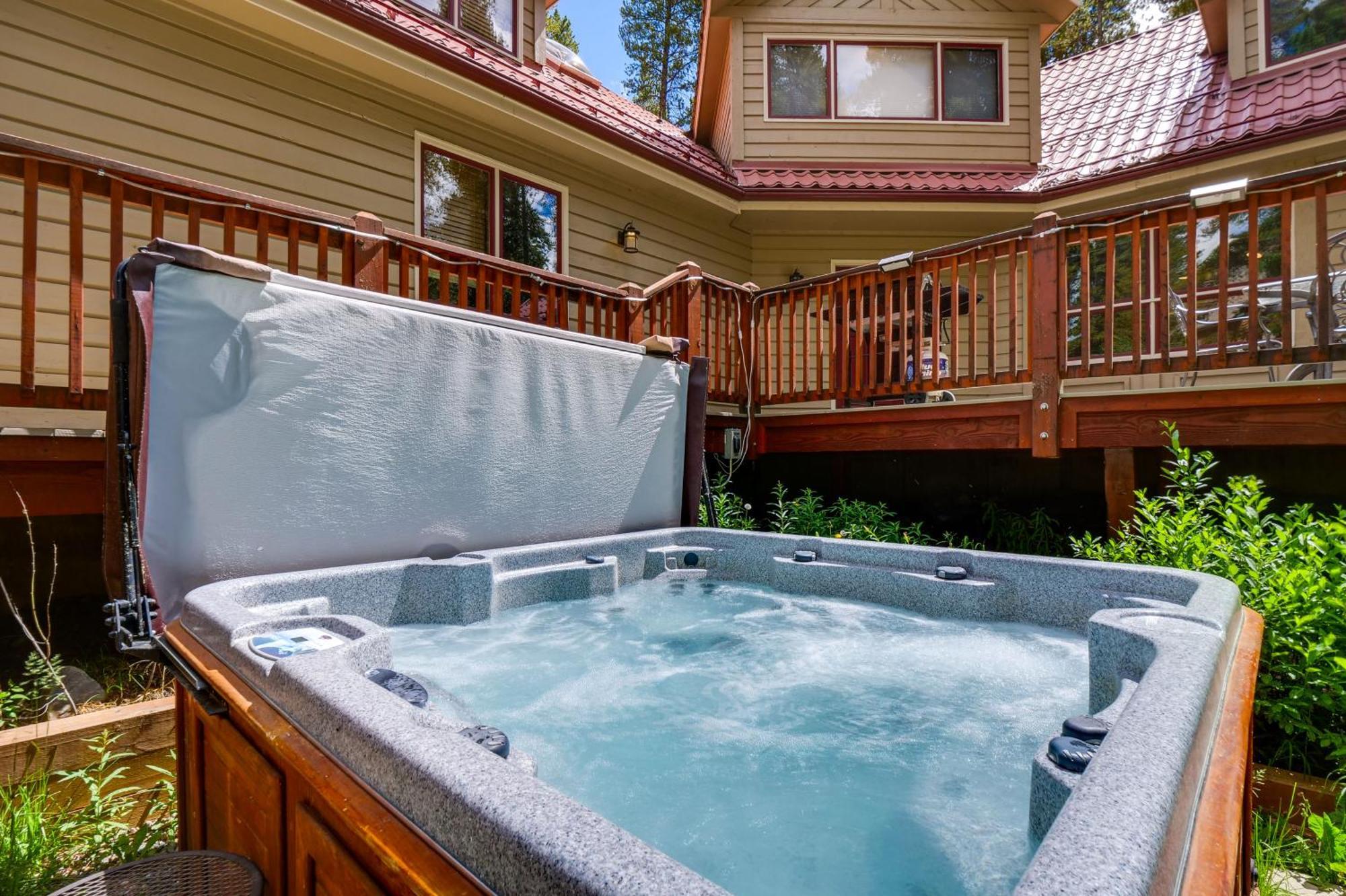 Casa de férias Pet-friendly With Hot Tub! *