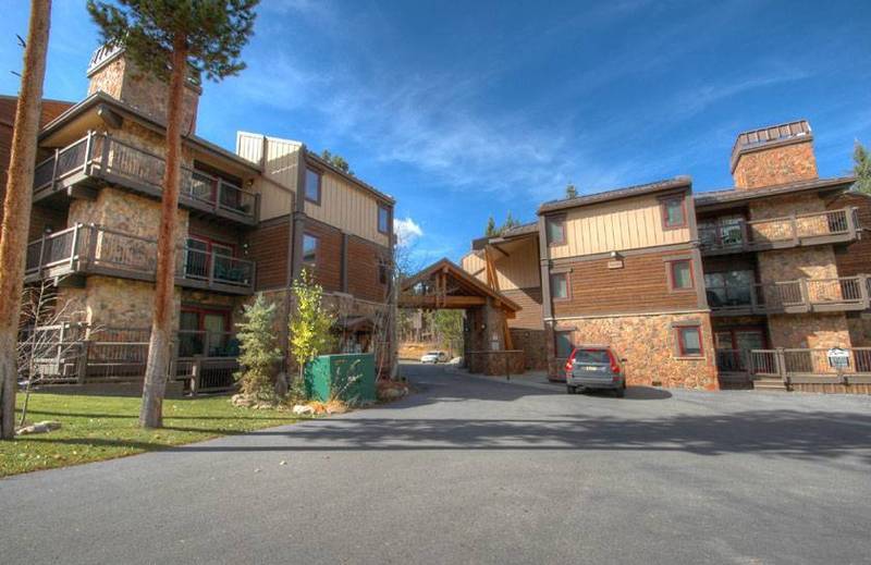Double Eagle Apartment