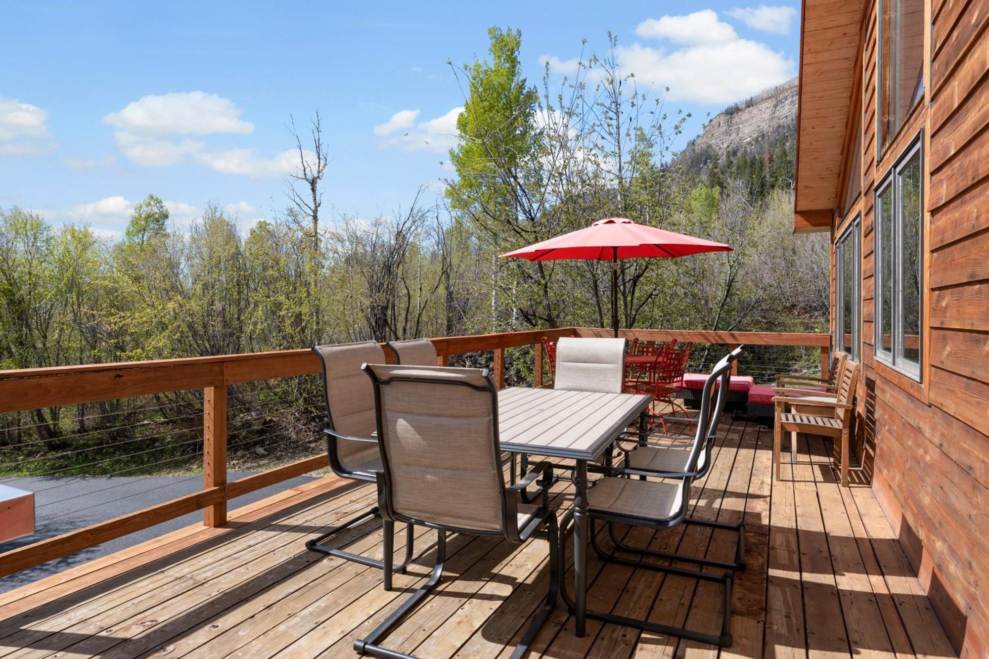 Secluded Mtn By Purg, Hot Tub, Views! Pets Ok Chalet