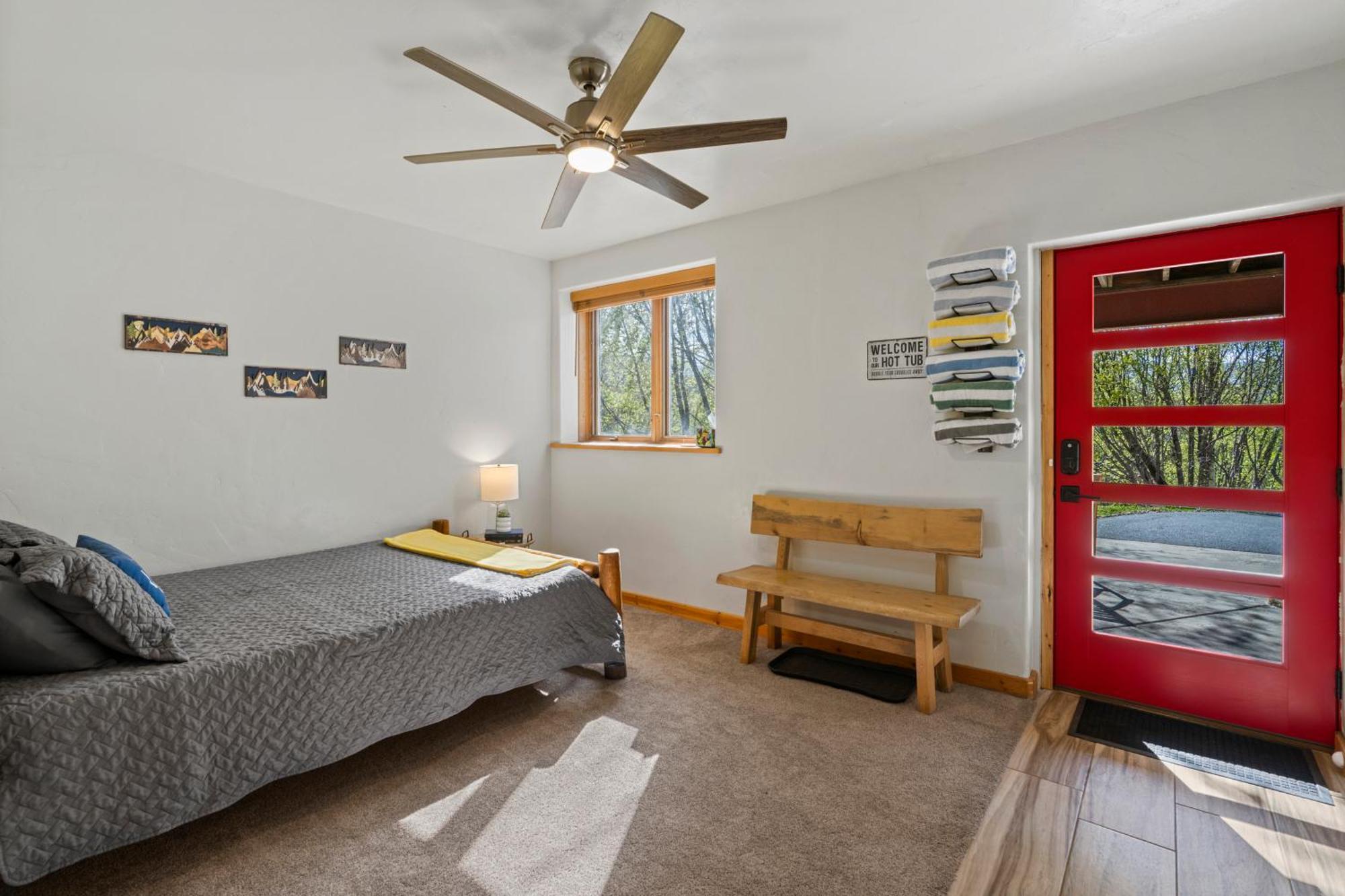 Secluded Mtn By Purg, Hot Tub, Views! Pets Ok Chalet
