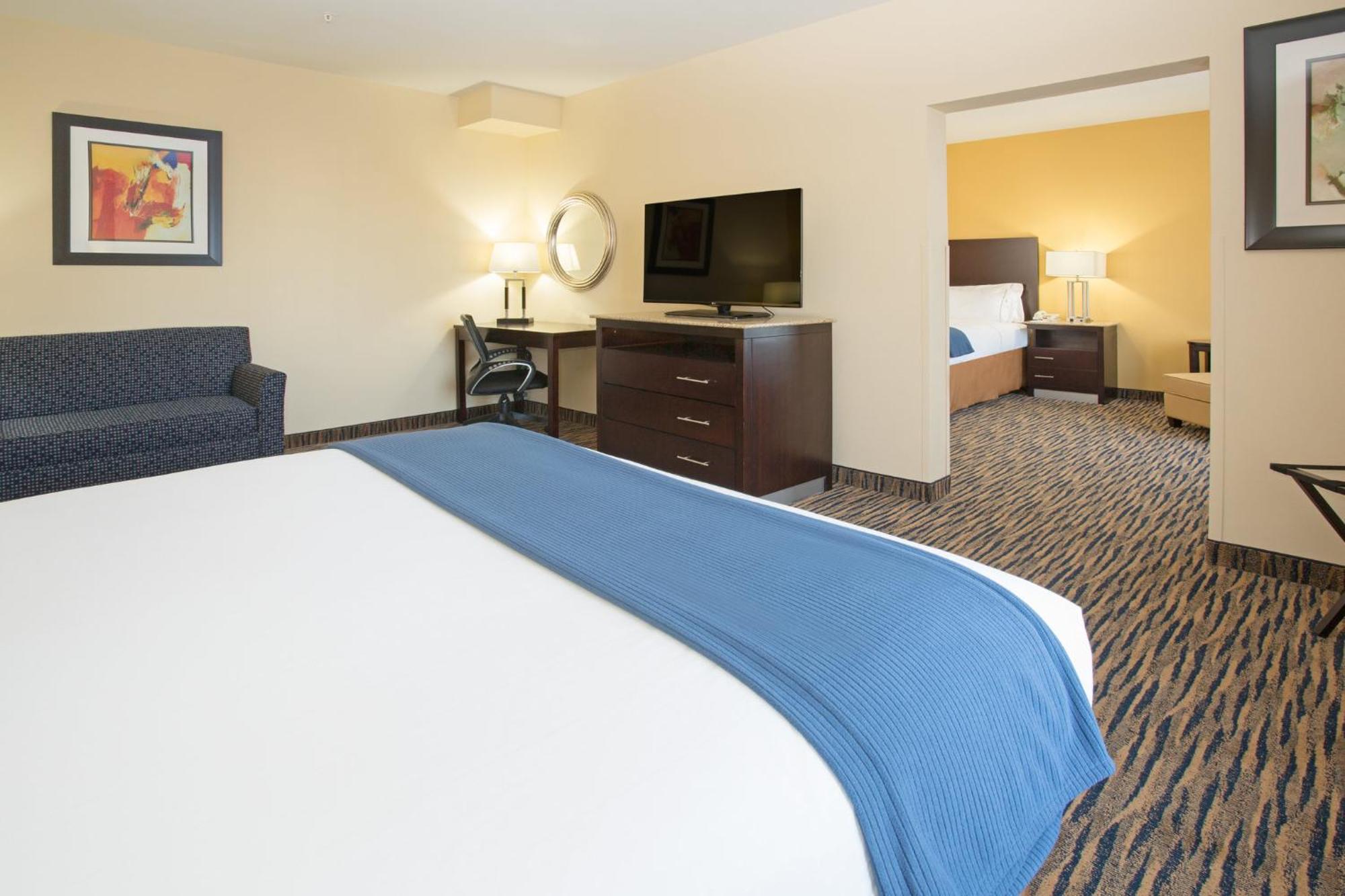 Express & Denver North - By Ihg Hotel