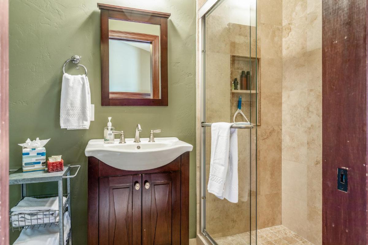 Private Hot Tub, Luxurious & Large With 3 Living Rooms, Convenient To Free Bus Vail