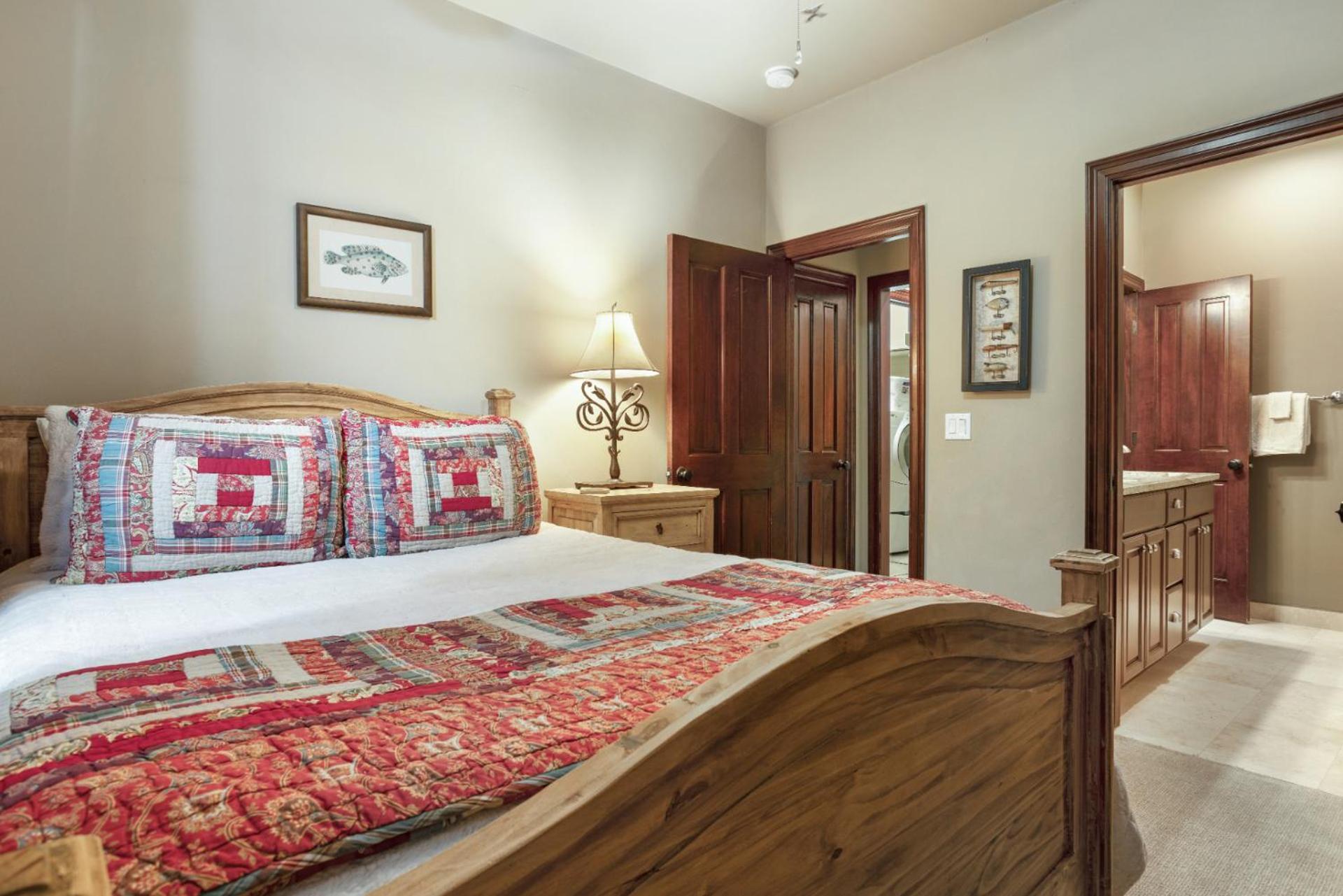Private Hot Tub, Luxurious & Large With 3 Living Rooms, Convenient To Free Bus * Vail