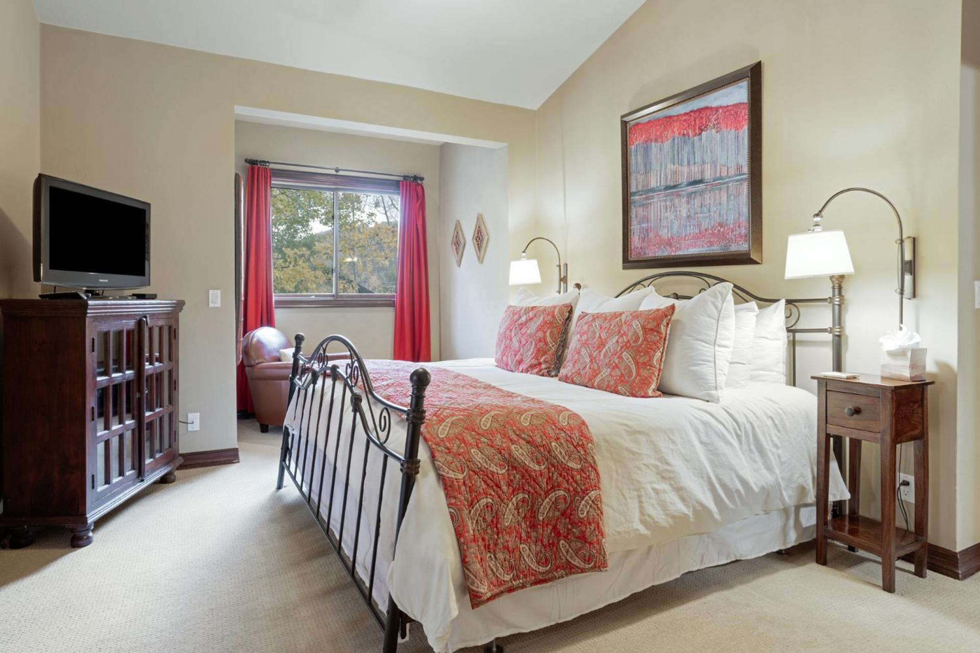 Private Hot Tub, Luxurious & Large With 3 Living Rooms, Convenient To Free Bus Holiday home Vail