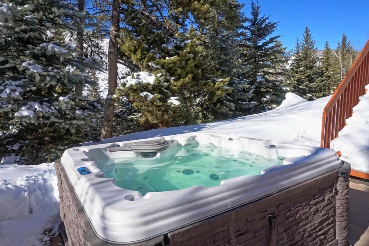 Holiday home Private Hot Tub, Luxurious & Large With 3 Living Rooms, Convenient To Free Bus Vail