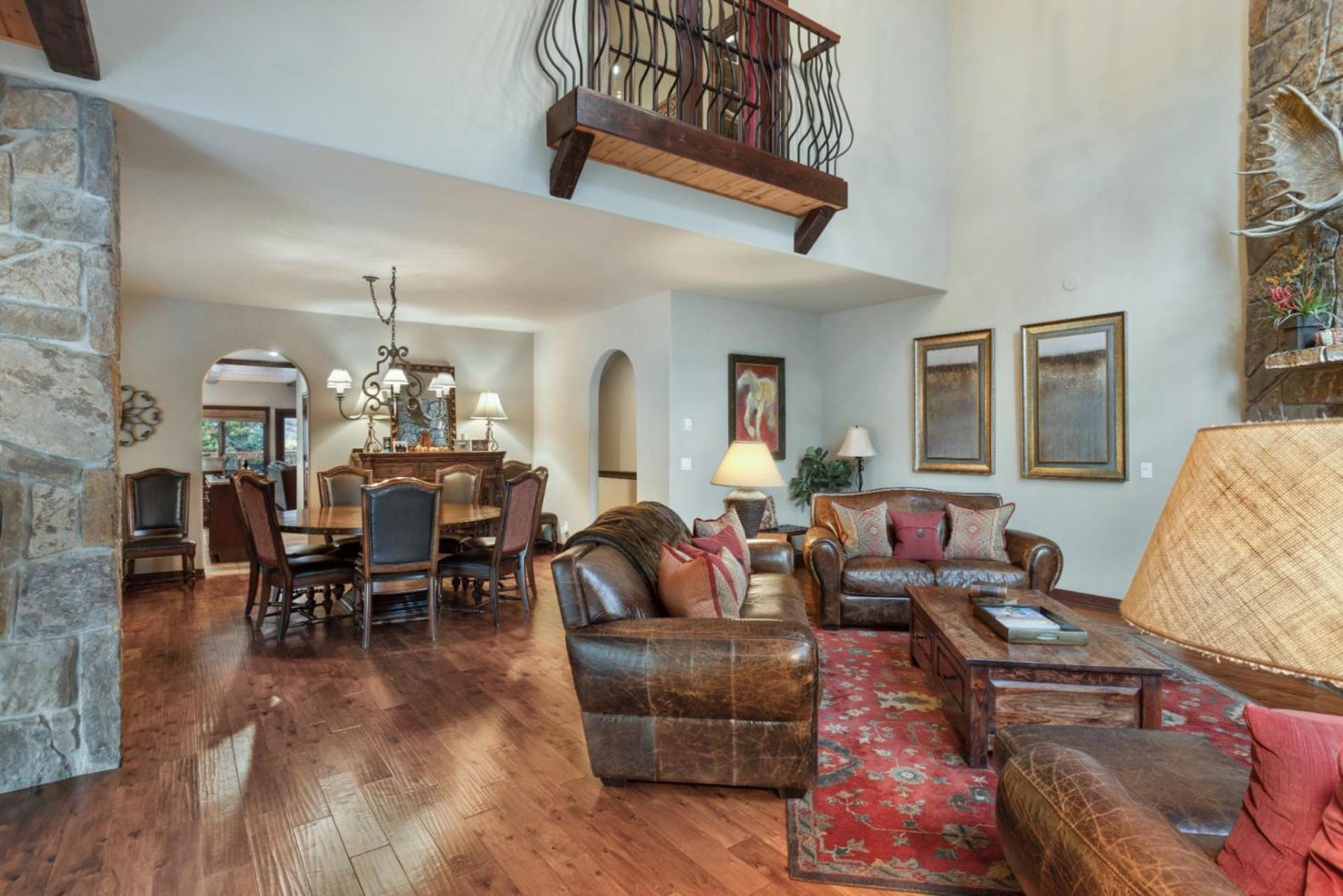 Private Hot Tub, Luxurious & Large With 3 Living Rooms, Convenient To Free Bus Vail