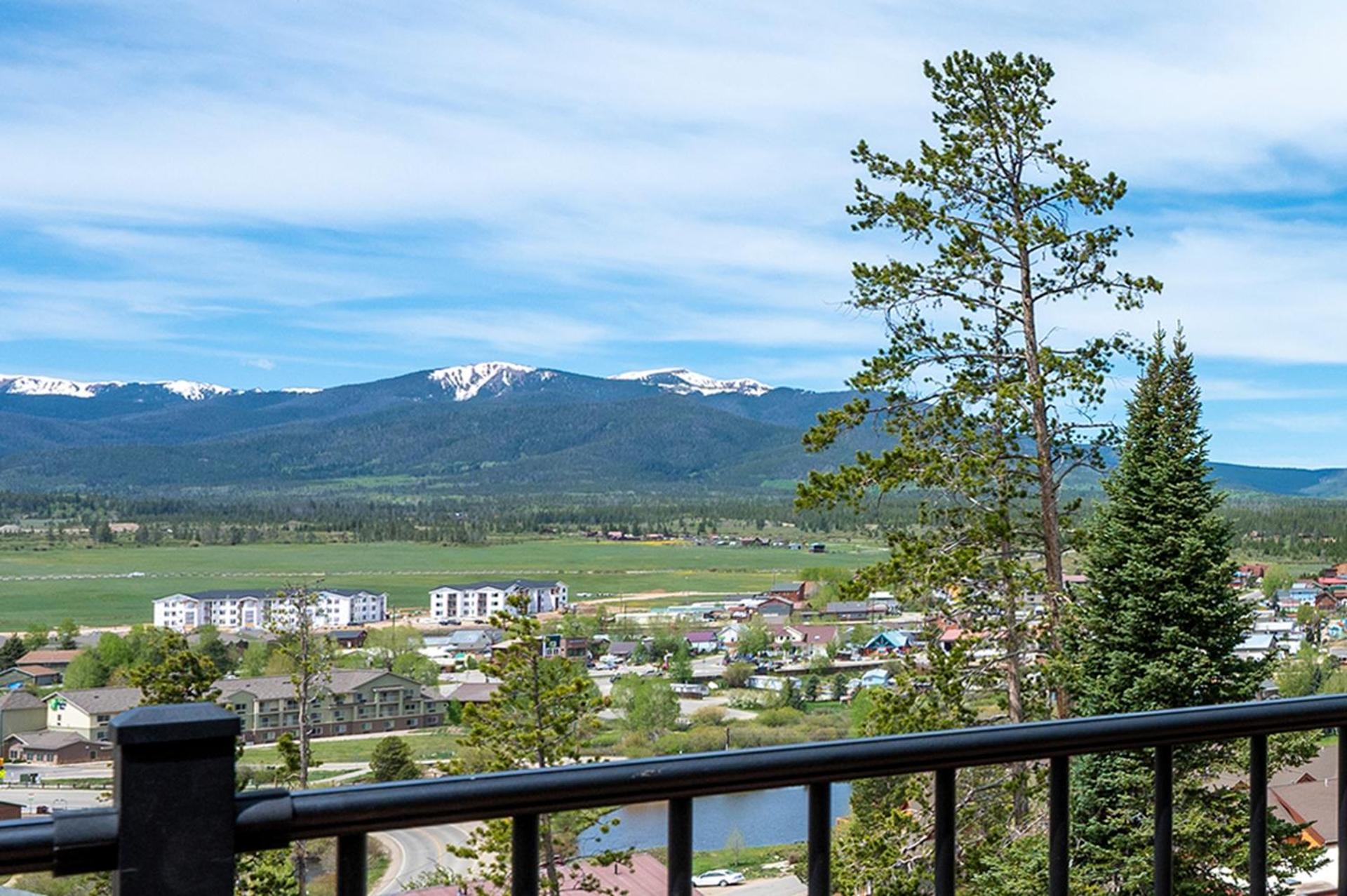Holiday home Private Garage, Washer And Dryer, Amazing Views Of Byers Peak, Pet Friendly *