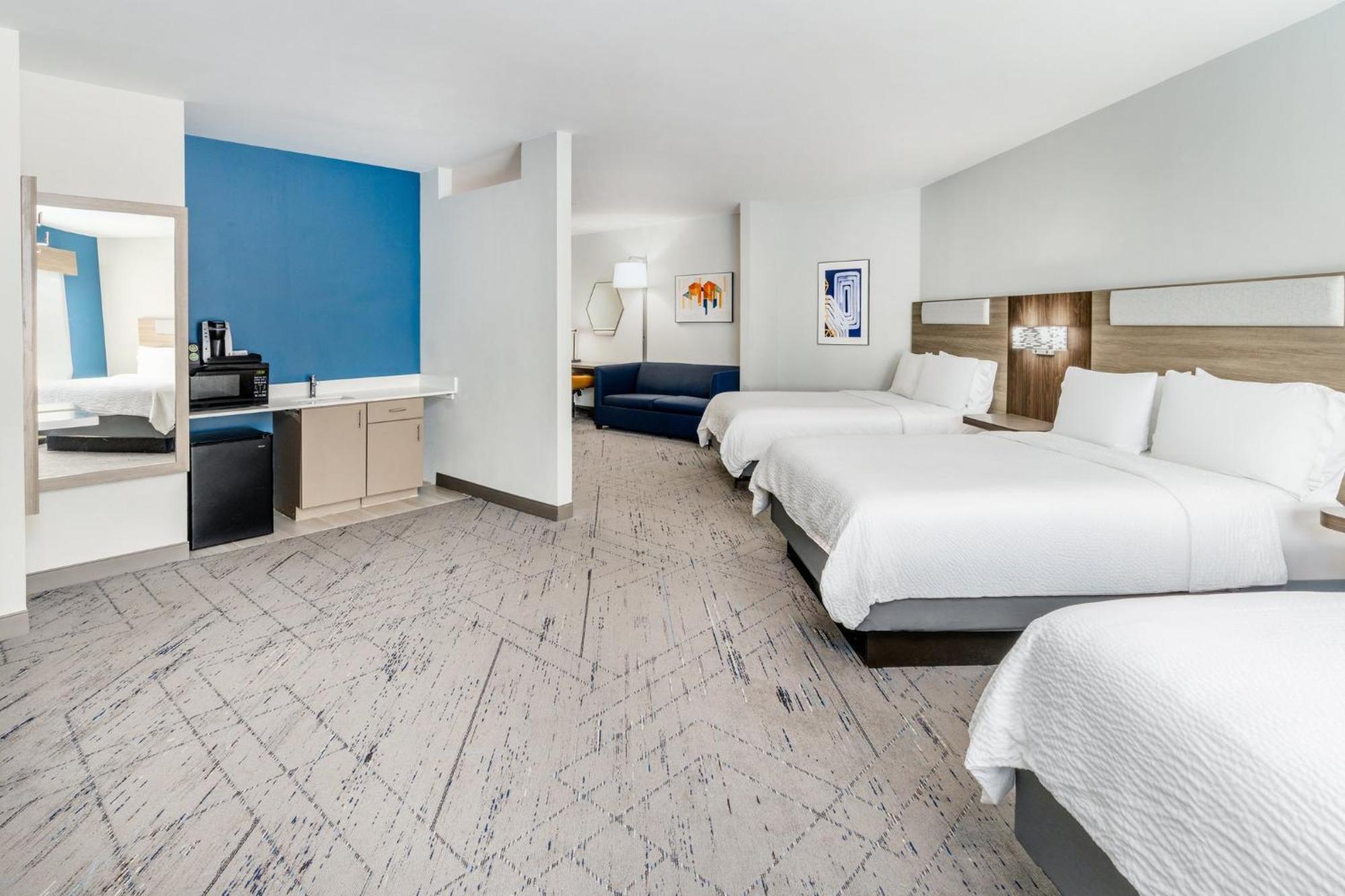 Express & Denver North - By Ihg Thornton