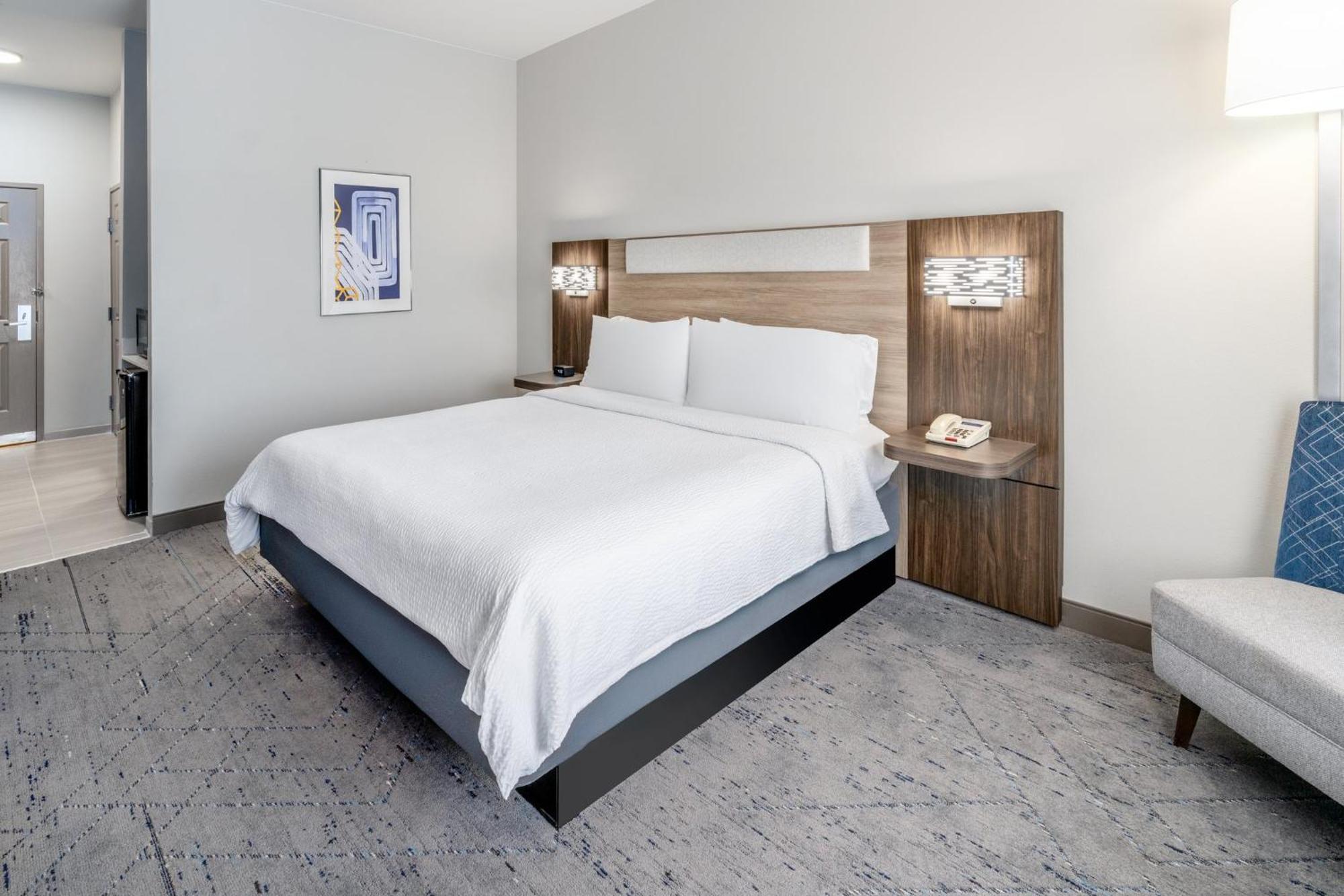 Express & Denver North - By Ihg
