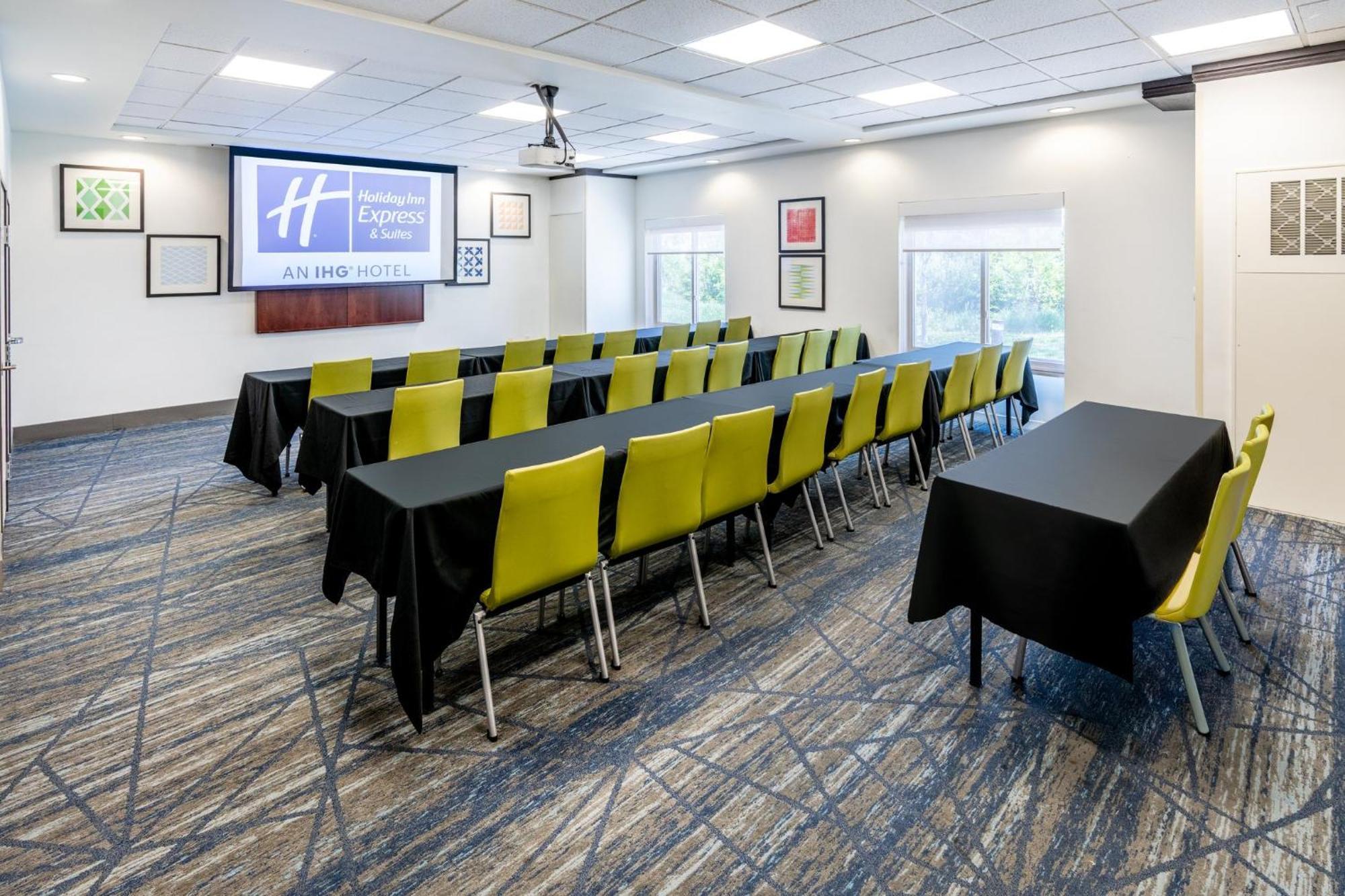 Express & Denver North - By Ihg