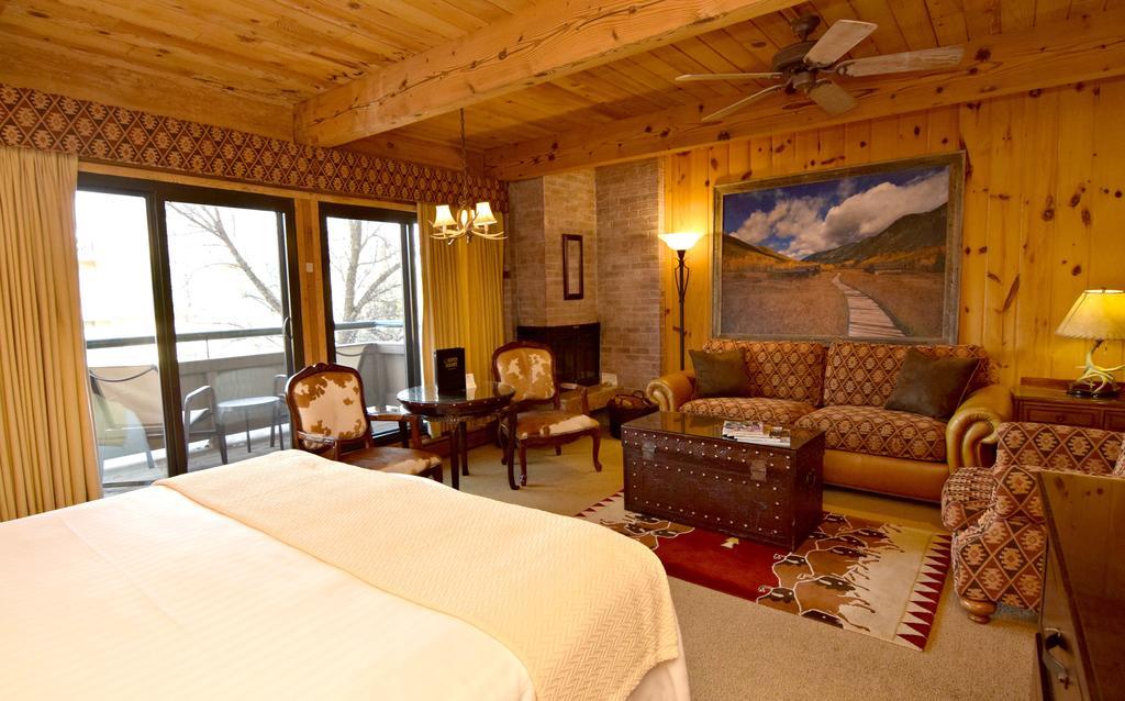 Square Condominium Hotel