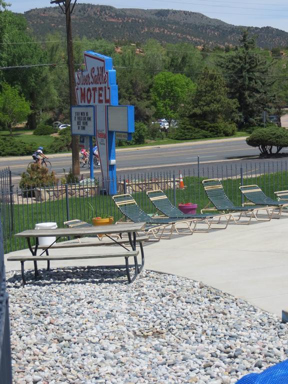 Silver Saddle Motel 2*