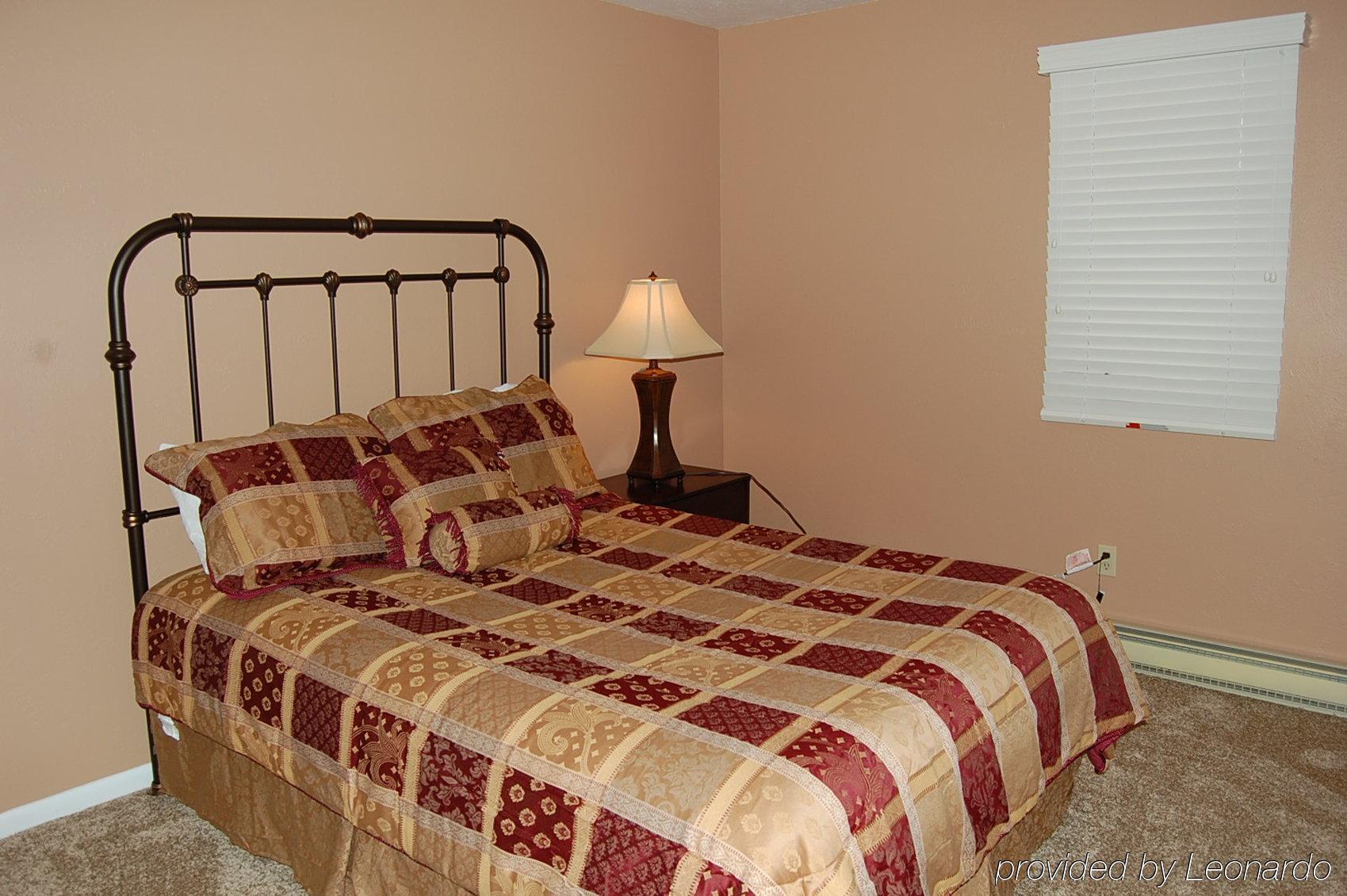 Hideaway Village 2*
