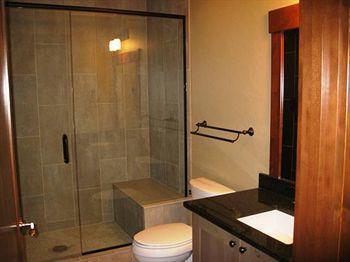 Apartment Crmr Slopeside Location