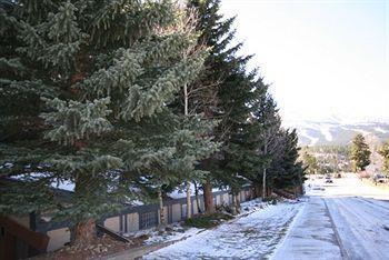 Apartment Crmr Slopeside Location *
