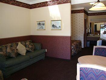 Silver Spruce Motel 2*