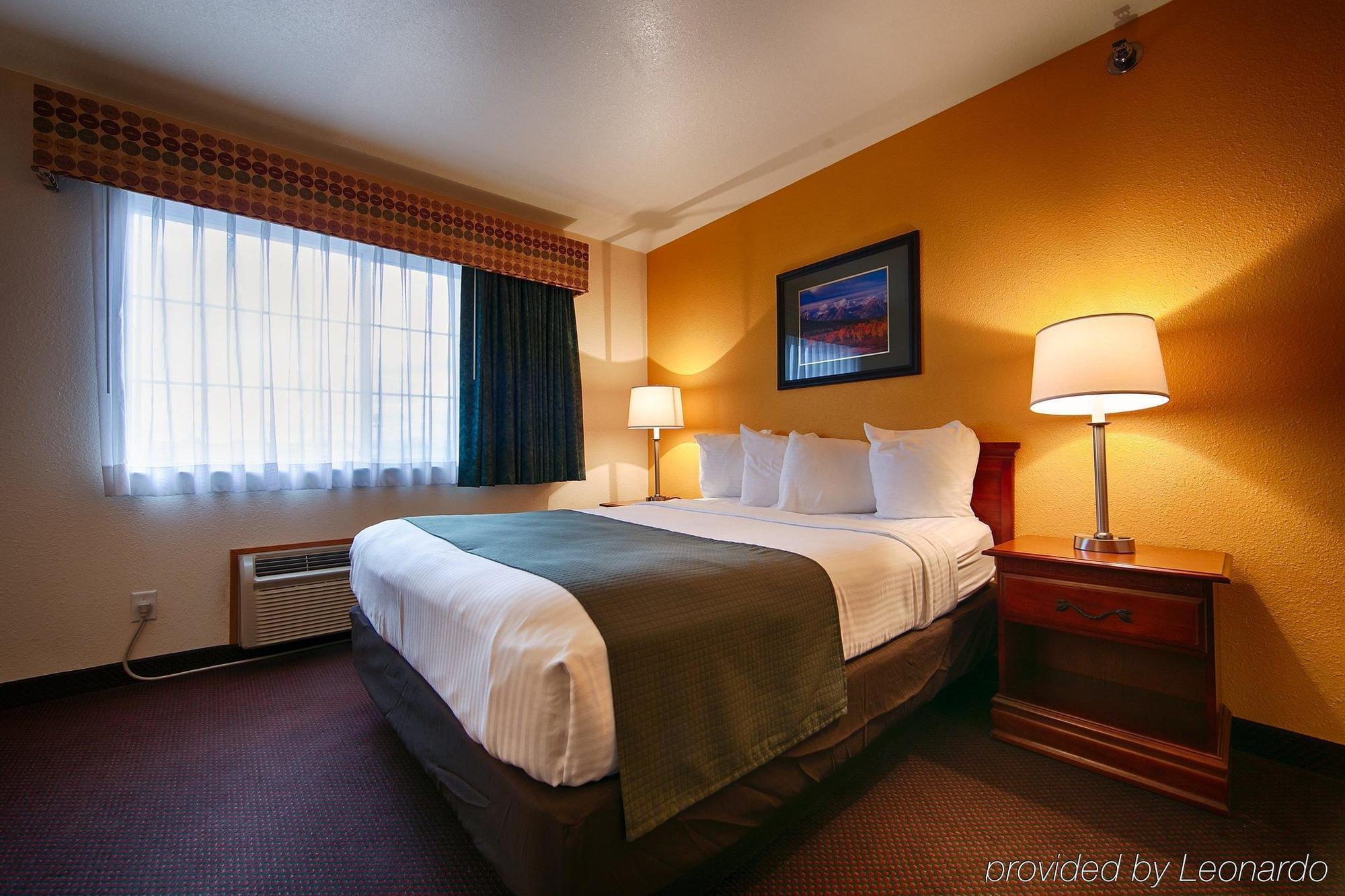 Hotel Western Firestone & 3*