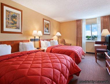 Quality & - Collins Hotel