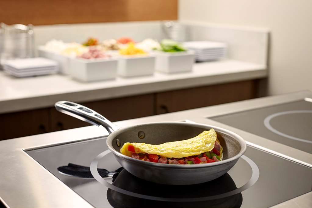 Hyatt House Denver Belmar Hotel 3*