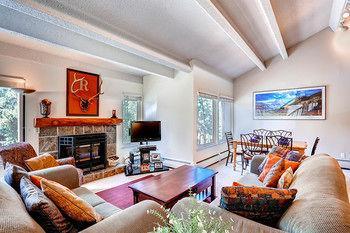 The Lift #210 - Lots Of - Pool And Hot Tub Access Holiday home Breckenridge