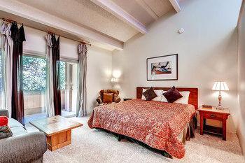 The Lift #210 - Lots Of - Pool And Hot Tub Access