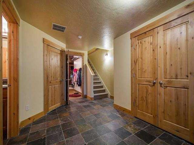 Apartment Corral At
