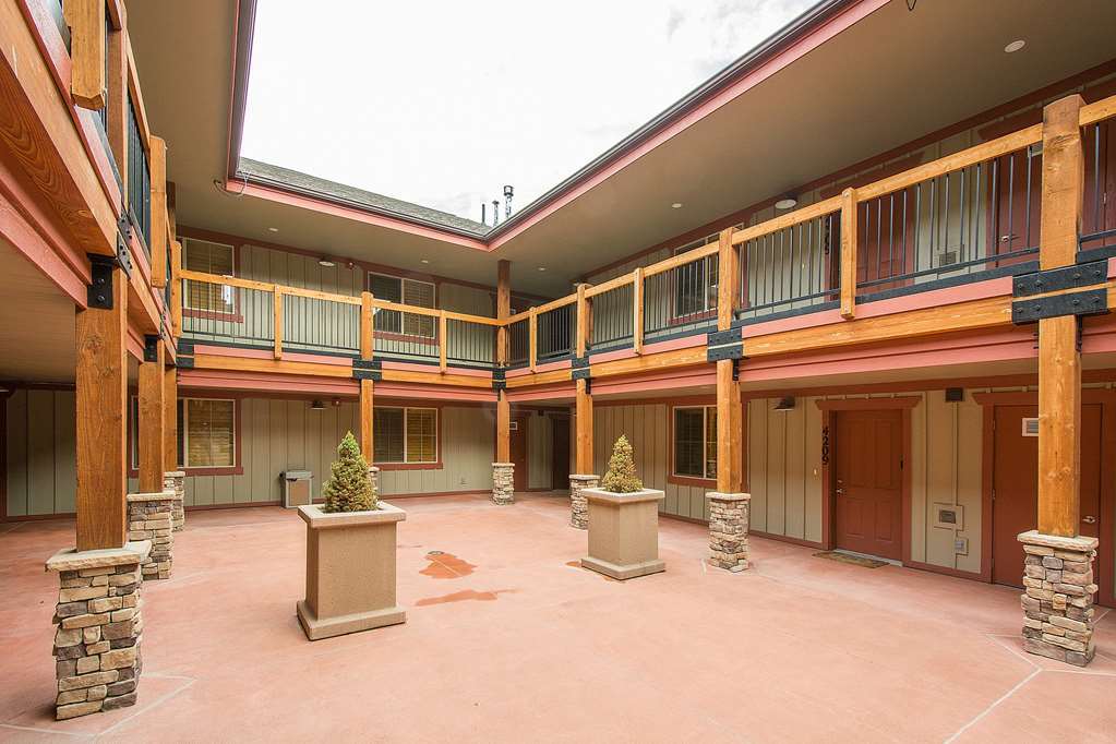 Apartment Corral At