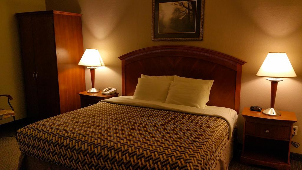 A Riverside 3*