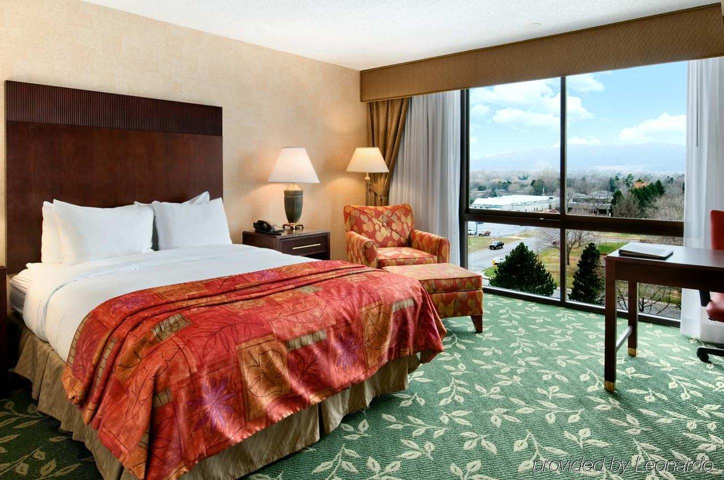Hotel Hilton Collins 3*