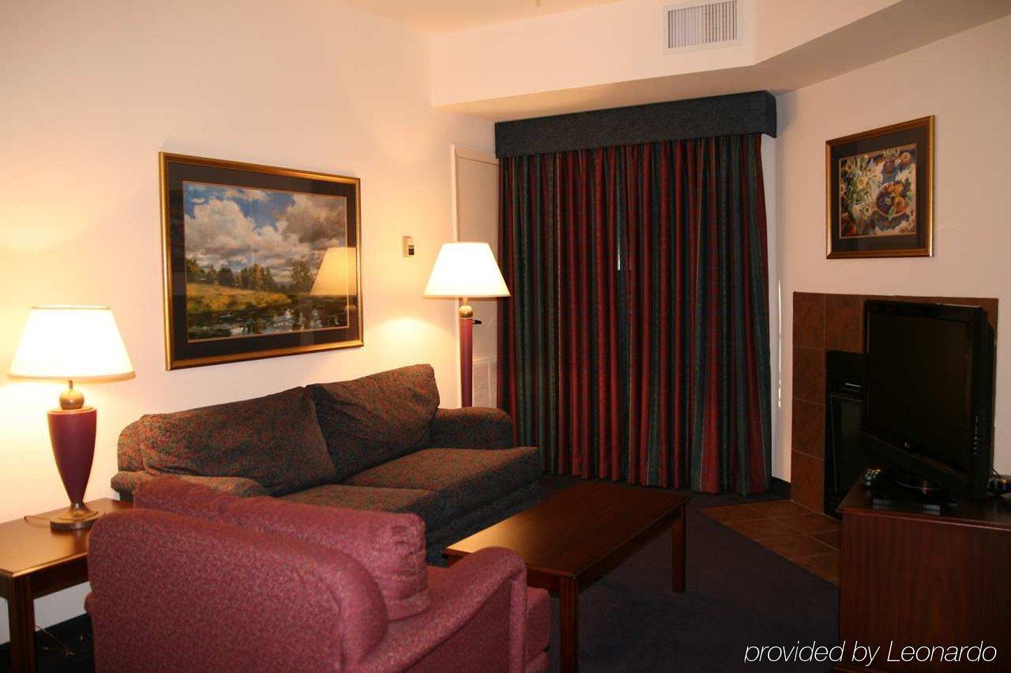 Hampton & Denver Tech Center Hotel 3*