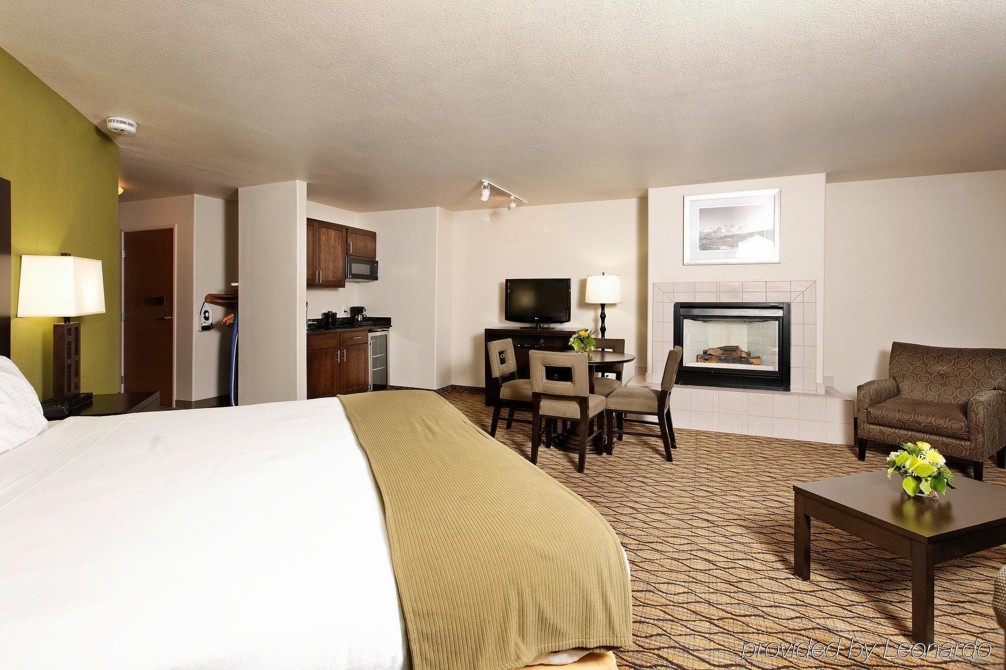 Holiday Express & - Black Canyon Area By Ihg Hotel 2*