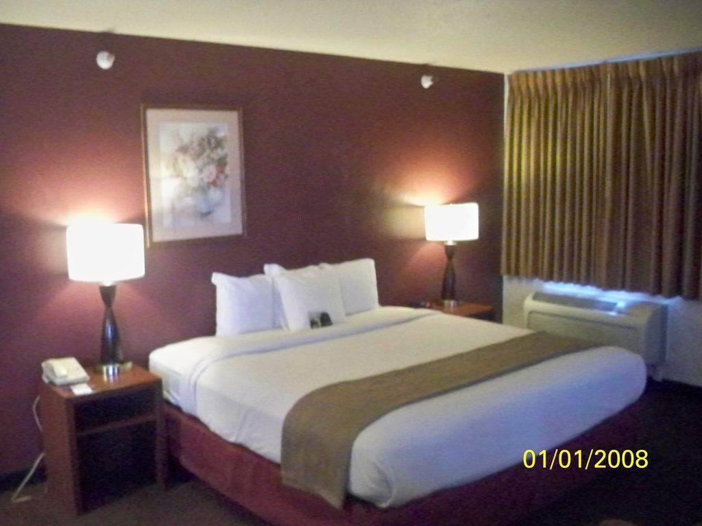 Hotel Baymont By Wyndham Golden/red Rocks 2*